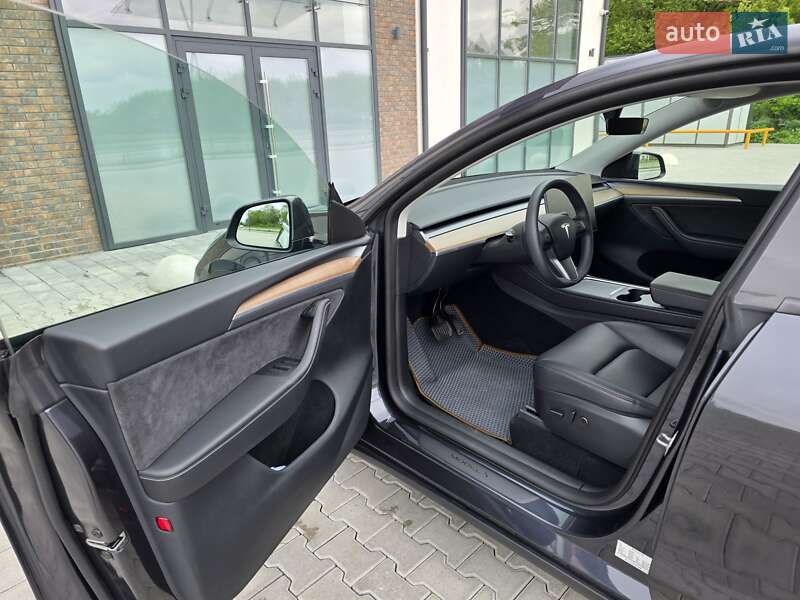 Внедорожник / Кроссовер Tesla Model Y 2024 в Тернополе