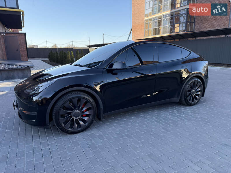 Внедорожник / Кроссовер Tesla Model Y 2021 в Полтаве