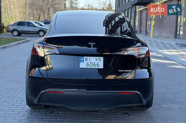 Внедорожник / Кроссовер Tesla Model Y 2021 в 