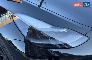 Внедорожник / Кроссовер Tesla Model Y 2021 в 