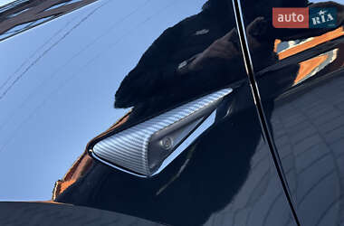 Внедорожник / Кроссовер Tesla Model Y 2021 в 
