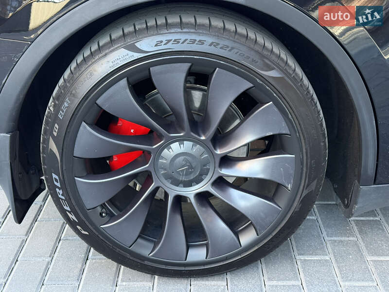 Внедорожник / Кроссовер Tesla Model Y 2021 в Полтаве