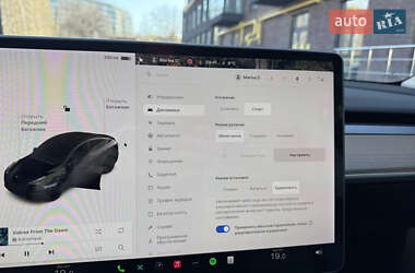 Внедорожник / Кроссовер Tesla Model Y 2021 в 