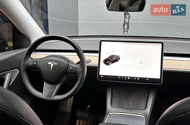 Позашляховик / Кросовер Tesla Model Y 2021 в 