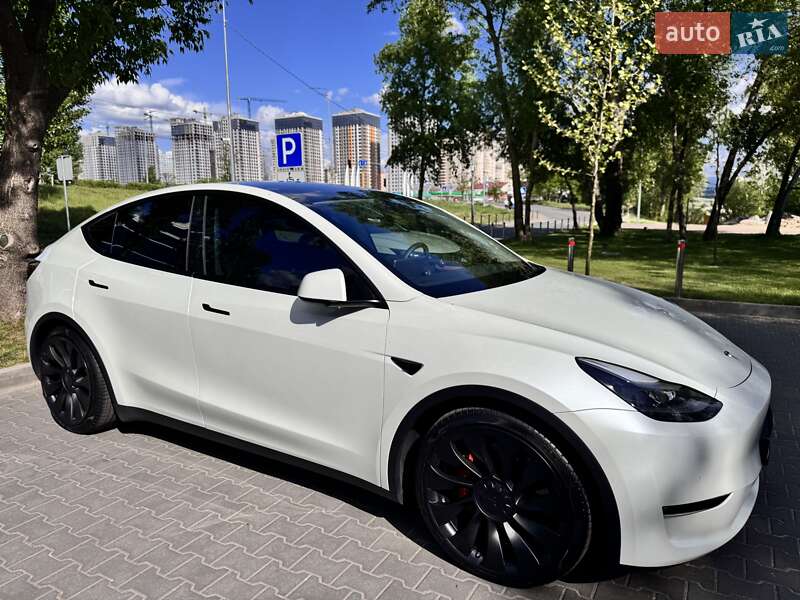 Позашляховик / Кросовер Tesla Model Y 2022 в Києві