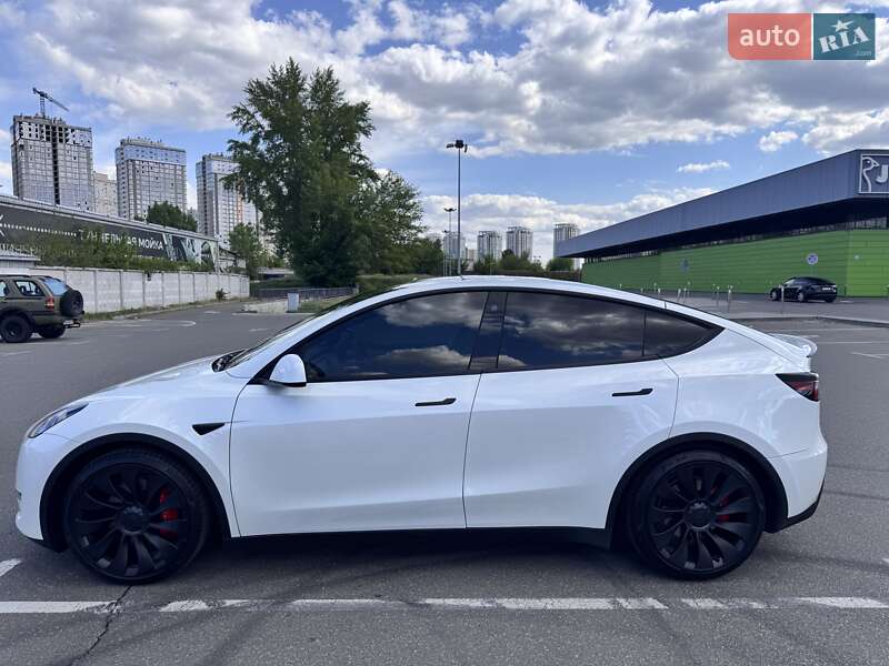 Позашляховик / Кросовер Tesla Model Y 2022 в Києві