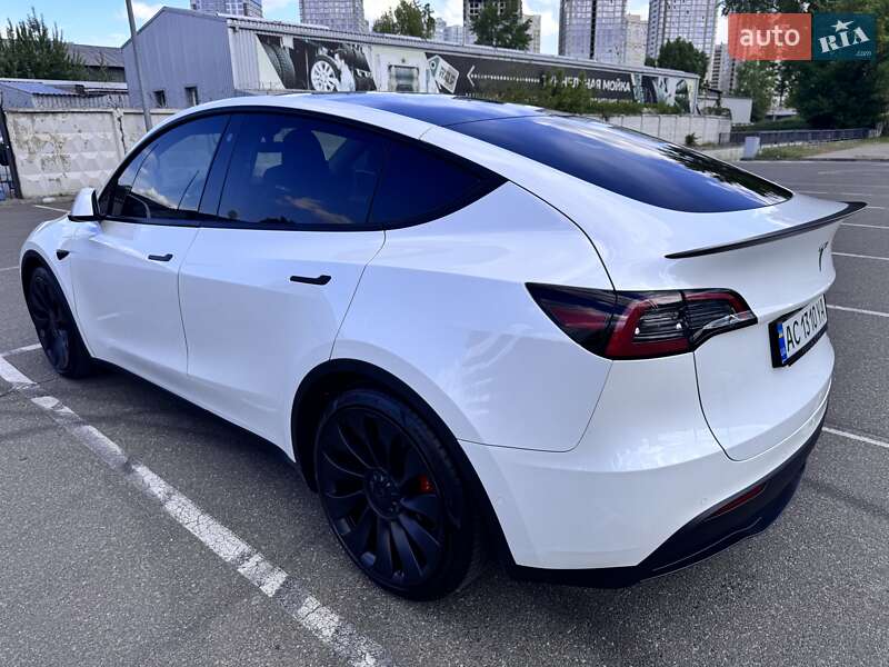 Позашляховик / Кросовер Tesla Model Y 2022 в Києві