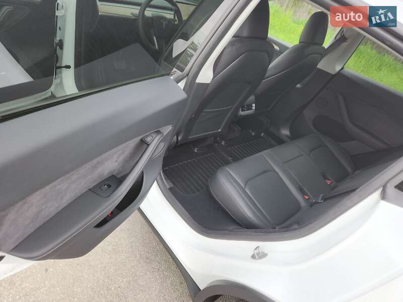 Внедорожник / Кроссовер Tesla Model Y 2023 в Сквире фото 12 Внедорожник / Кроссовер Tesla Model Y 2023 в Сквире