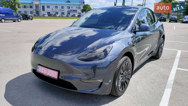 Внедорожник / Кроссовер Tesla Model Y 2024 в 