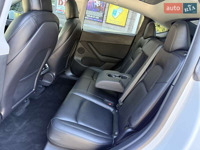 Позашляховик / Кросовер Tesla Model Y 2021 в Кам'янському