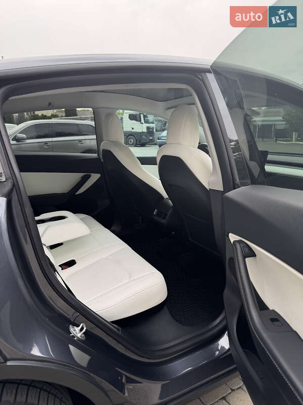 Внедорожник / Кроссовер Tesla Model Y 2021 в Виннице