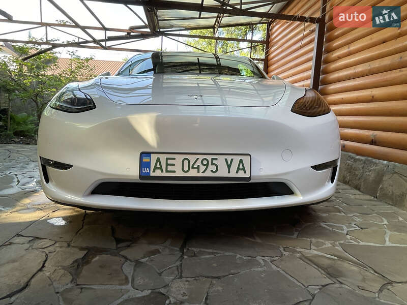 Внедорожник / Кроссовер Tesla Model Y 2021 в 