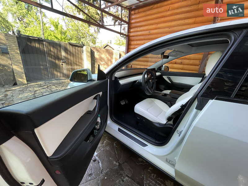Внедорожник / Кроссовер Tesla Model Y 2021 в Днепре