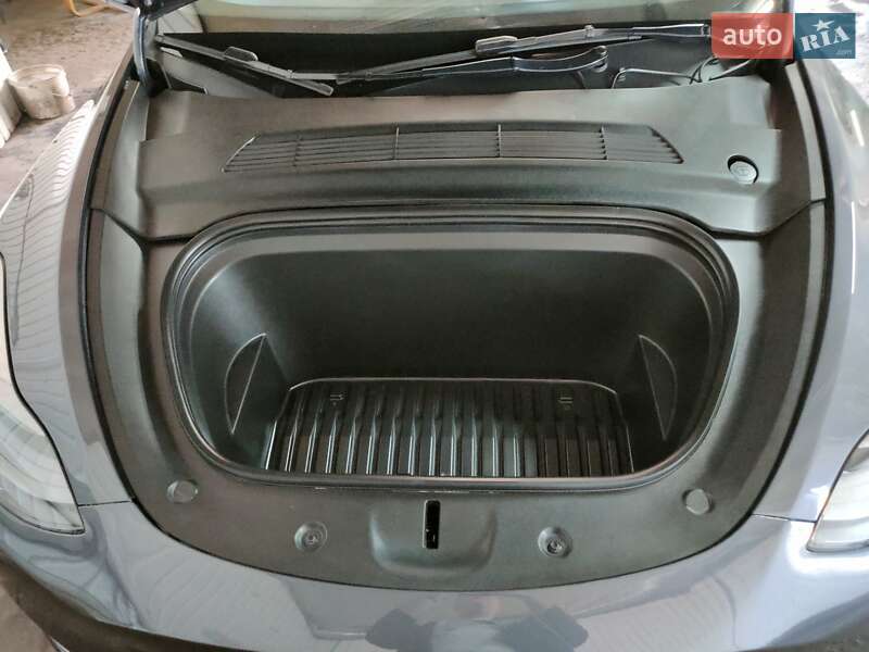 Позашляховик / Кросовер Tesla Model Y 2023 в Києві