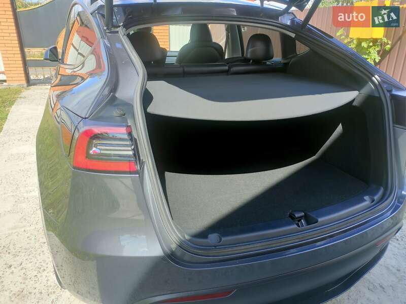 Позашляховик / Кросовер Tesla Model Y 2023 в Києві