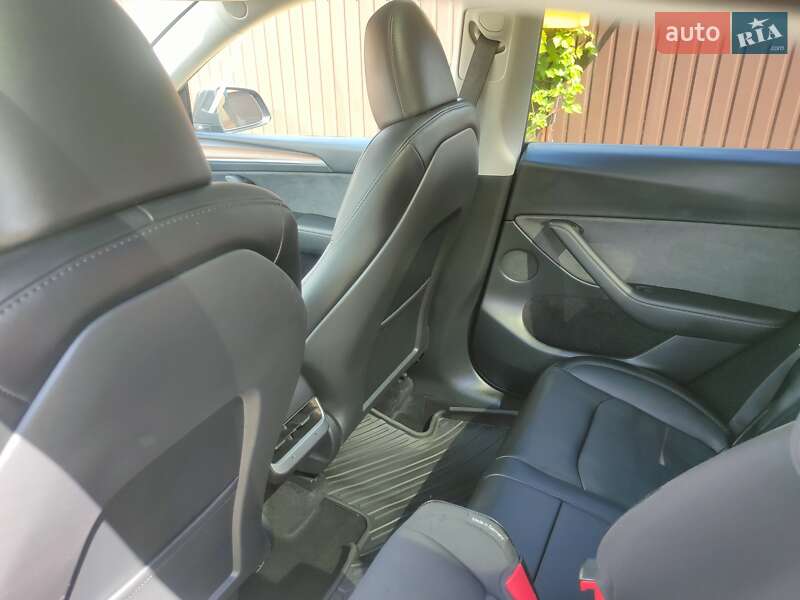 Позашляховик / Кросовер Tesla Model Y 2023 в Києві