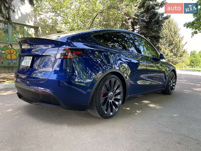 Внедорожник / Кроссовер Tesla Model Y 2022 в Ровно