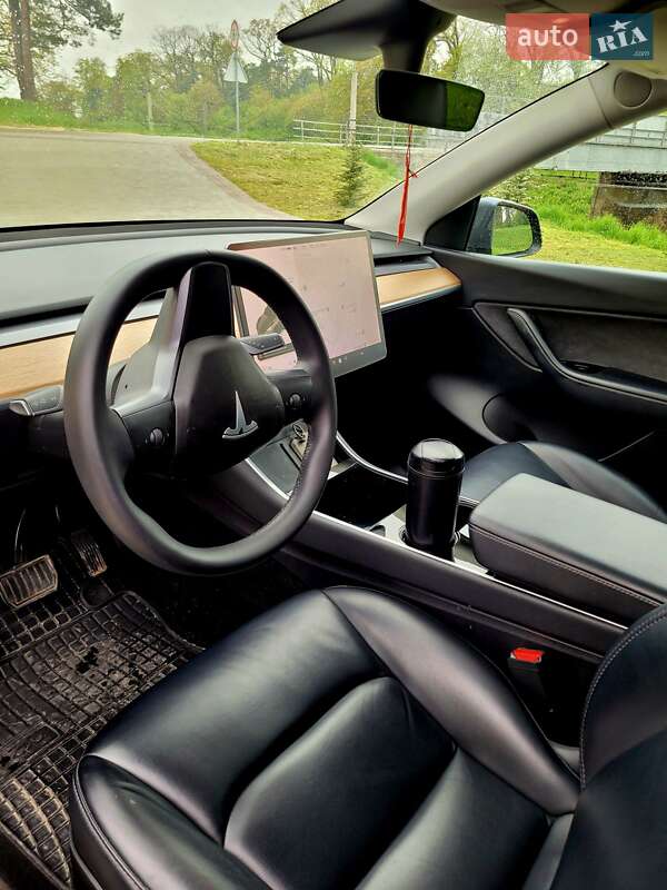 Внедорожник / Кроссовер Tesla Model Y 2020 в Львове