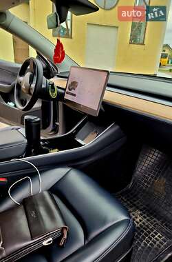 Внедорожник / Кроссовер Tesla Model Y 2020 в 
