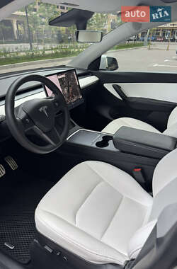 Внедорожник / Кроссовер Tesla Model Y 2021 в 