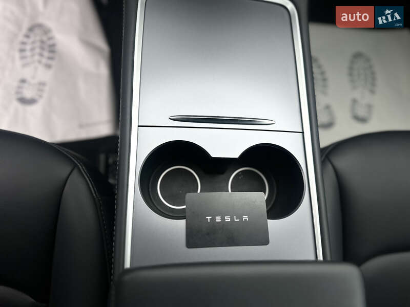 Позашляховик / Кросовер Tesla Model Y 2023 в Стрию