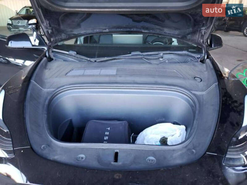 Позашляховик / Кросовер Tesla Model Y 2020 в Рівному