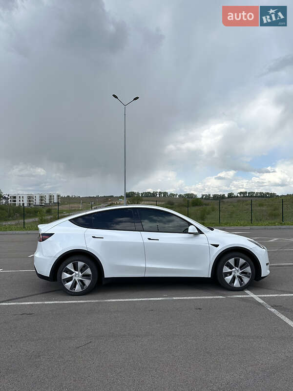 Позашляховик / Кросовер Tesla Model Y 2021 в Рівному
