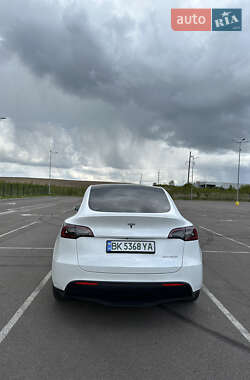 Внедорожник / Кроссовер Tesla Model Y 2021 в 