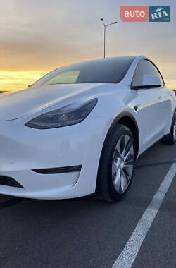 Внедорожник / Кроссовер Tesla Model Y 2021 в 