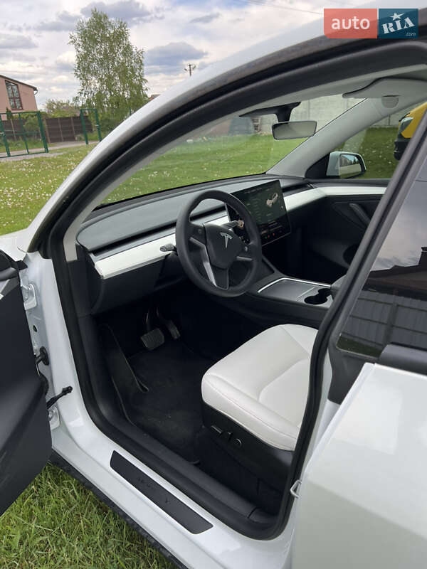 Внедорожник / Кроссовер Tesla Model Y 2022 в Полтаве
