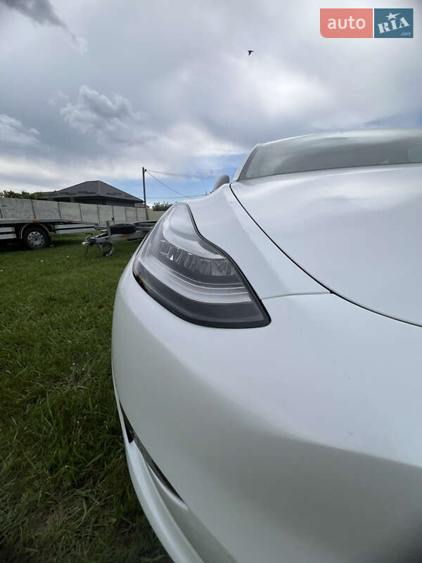 Внедорожник / Кроссовер Tesla Model Y 2022 в Полтаве