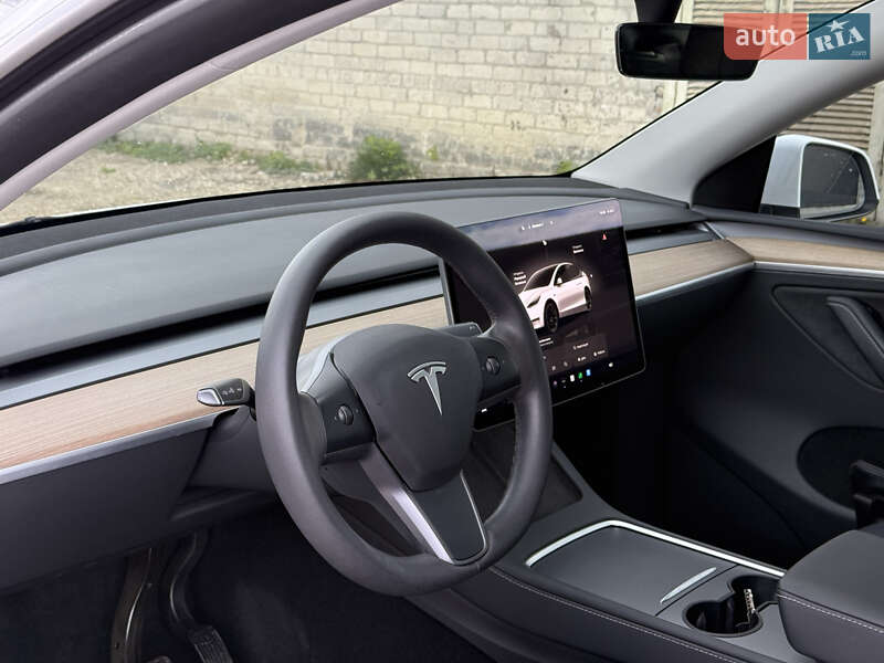 Внедорожник / Кроссовер Tesla Model Y 2023 в Тернополе