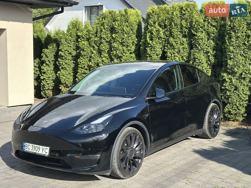 Позашляховик / Кросовер Tesla Model Y 2022 в Львові