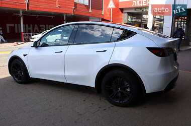 Внедорожник / Кроссовер Tesla Model Y 2023 в 
