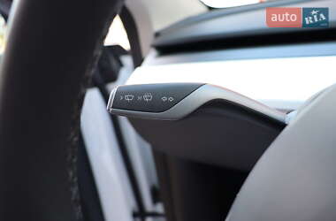 Внедорожник / Кроссовер Tesla Model Y 2023 в 