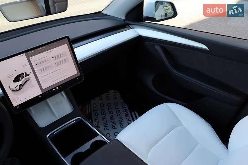 Внедорожник / Кроссовер Tesla Model Y 2023 в Львове