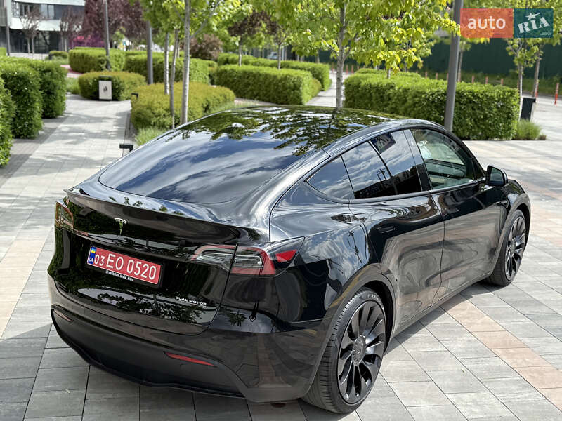 Внедорожник / Кроссовер Tesla Model Y 2023 в Киеве