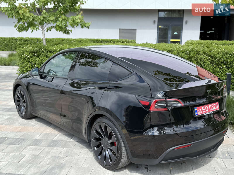 Внедорожник / Кроссовер Tesla Model Y 2023 в Киеве