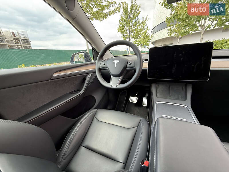 Внедорожник / Кроссовер Tesla Model Y 2023 в Киеве