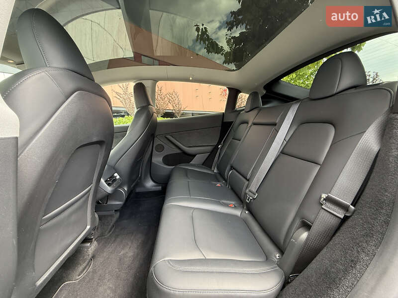 Внедорожник / Кроссовер Tesla Model Y 2023 в Киеве