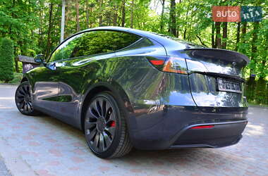 Внедорожник / Кроссовер Tesla Model Y 2024 в 