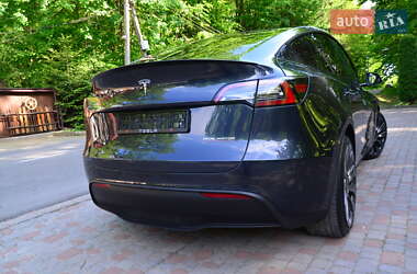 Внедорожник / Кроссовер Tesla Model Y 2024 в 