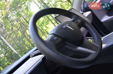 Внедорожник / Кроссовер Tesla Model Y 2024 в 