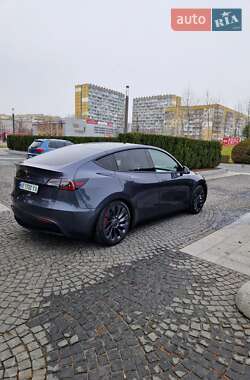 Внедорожник / Кроссовер Tesla Model Y 2022 в 