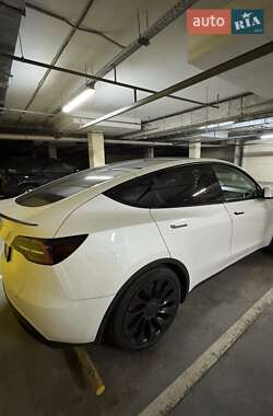 Внедорожник / Кроссовер Tesla Model Y 2021 в 