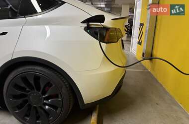 Внедорожник / Кроссовер Tesla Model Y 2021 в 