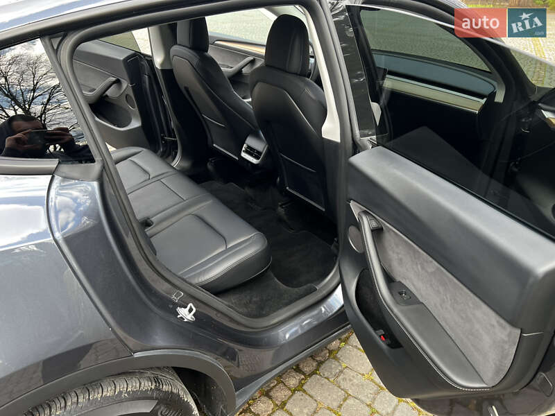 Позашляховик / Кросовер Tesla Model Y 2023 в Львові