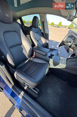 Позашляховик / Кросовер Tesla Model Y 2022 в 