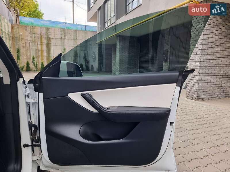 Позашляховик / Кросовер Tesla Model Y 2021 в Хмельницькому