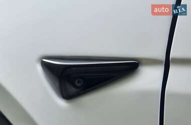 Позашляховик / Кросовер Tesla Model Y 2021 в 